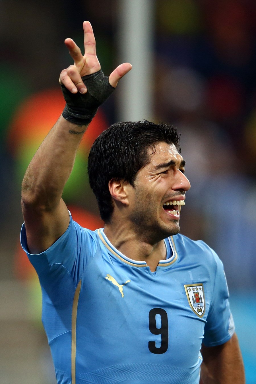 开云体育直播-英格兰逆转乌拉圭，阿什拉夫高光表现