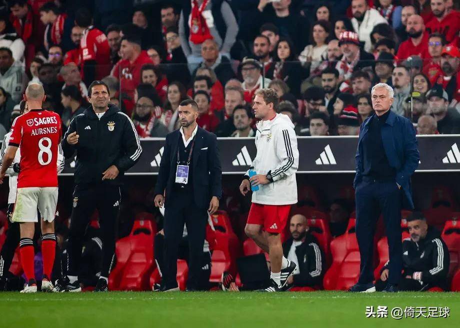 开云体育视频直播-拜仁慕尼黑前场三叉戟火力全开，大胜